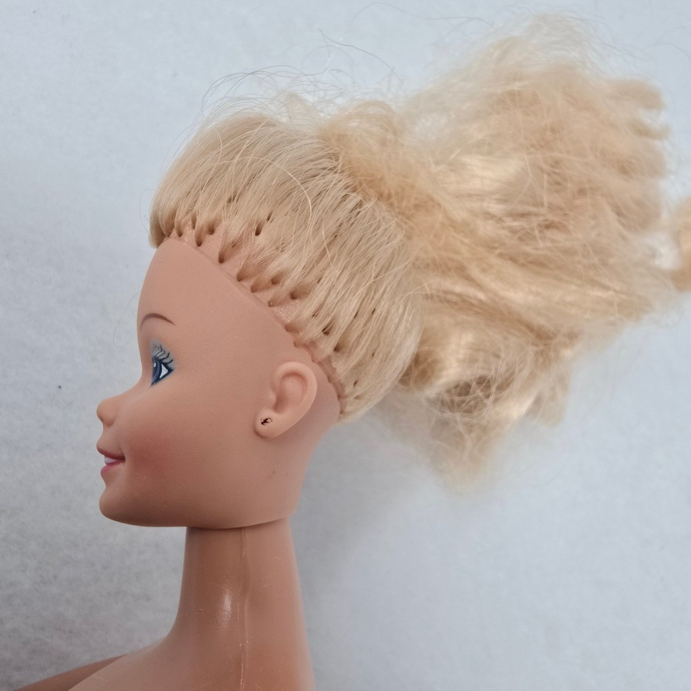 Mattel Barbie Doll Blonde Hair Blue Eyes Vintage Japan - Picture 7 of 15